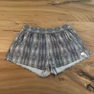 Vuori Dash Short: Dune Snake